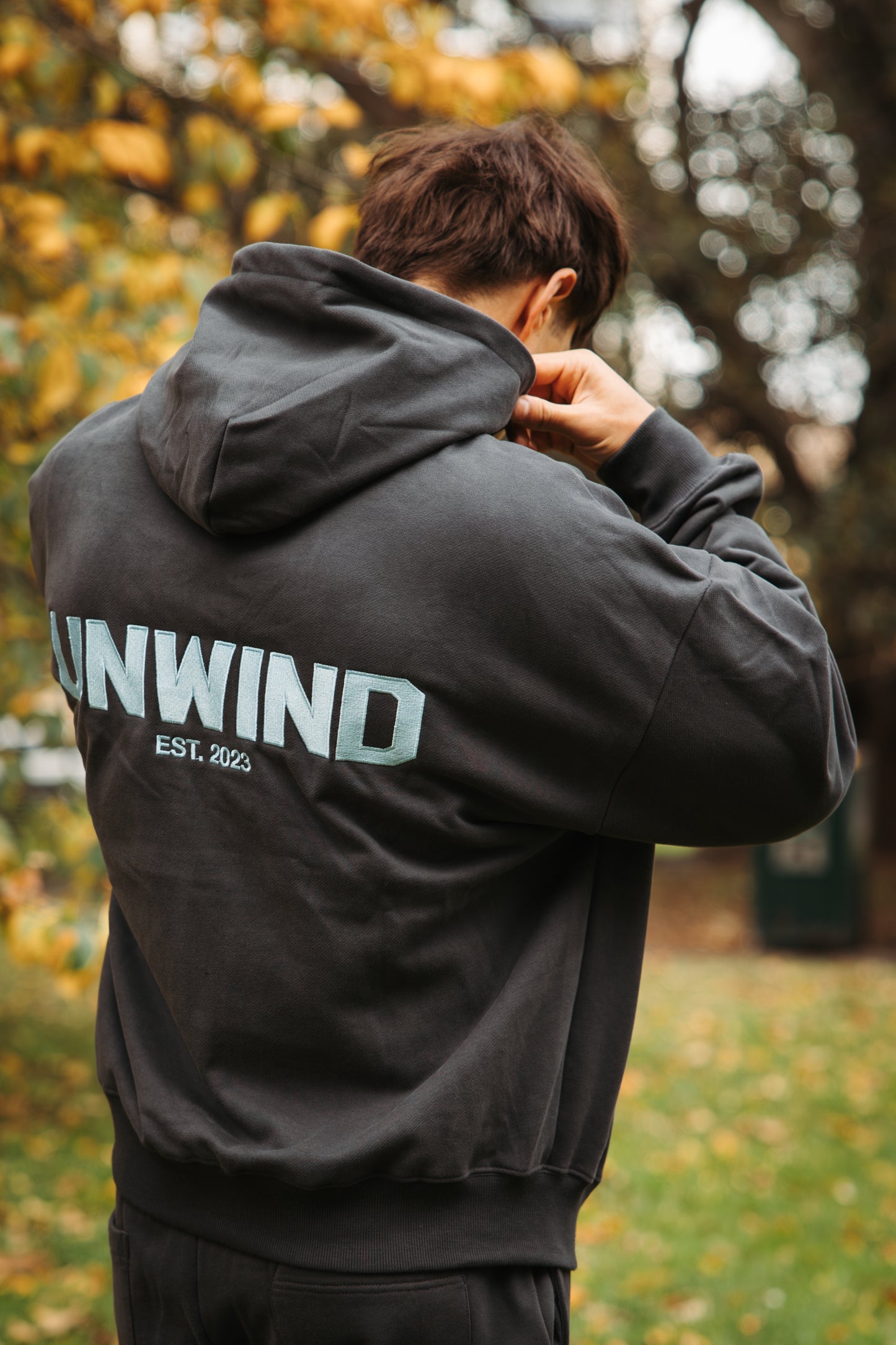 UNWIND HOOD CHARCOAL